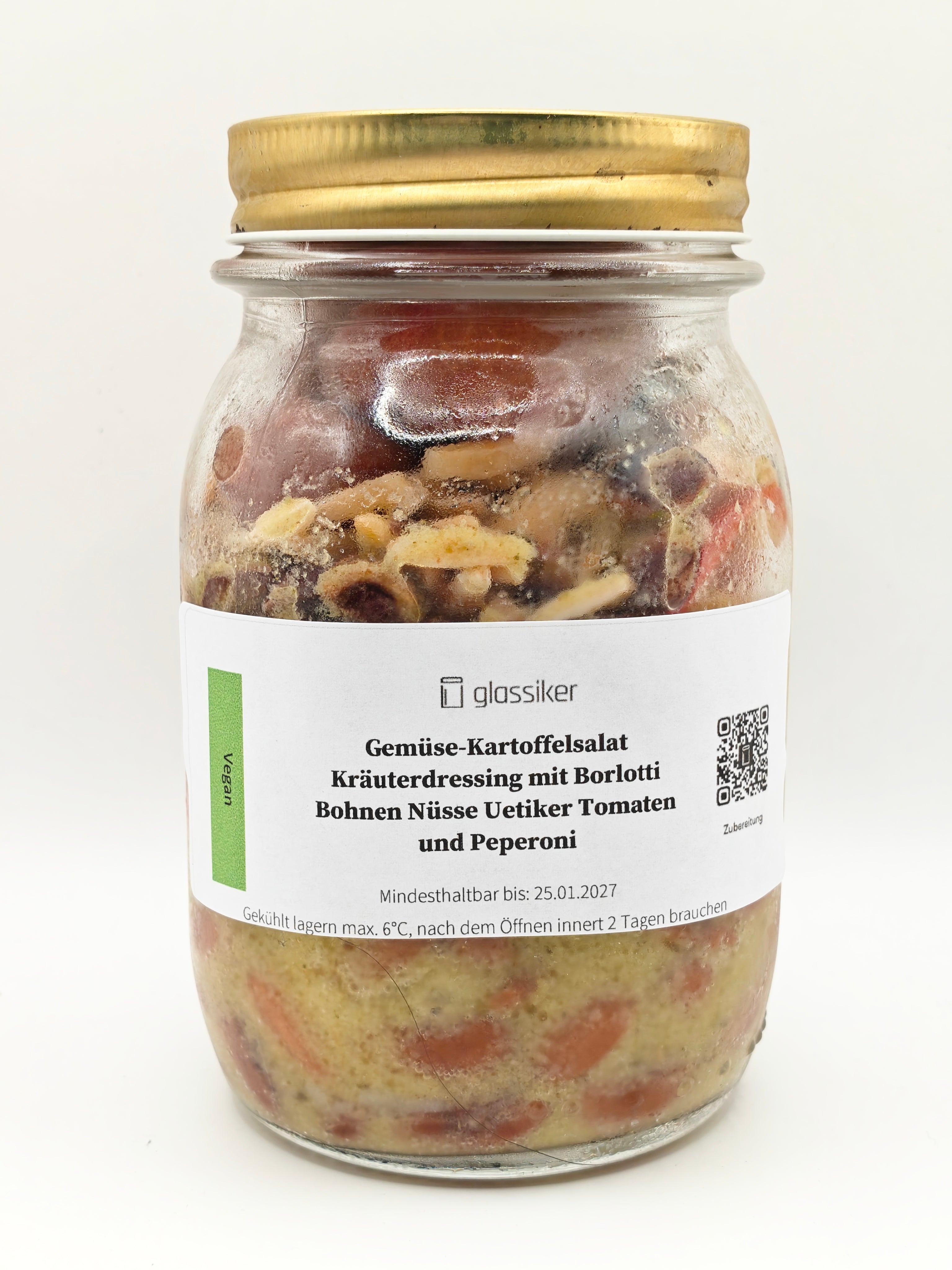 Gemüse-Kartoffeln Salat mit Borlotti Bohnen, Nüssen Uetiker Tomaten und Peperoni